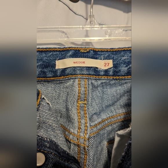 Levi Wedgie Jeans - Size 27 - Picture 3 of 10